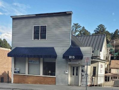 815 W Main St