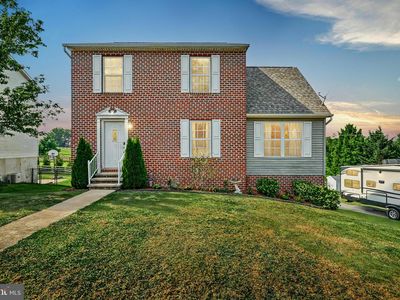 25 Van Zandt Way