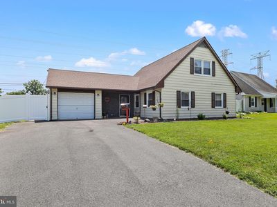 36 Holbrook Ln