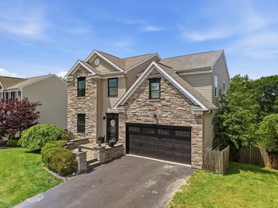 1049 Sweet Brier Dr