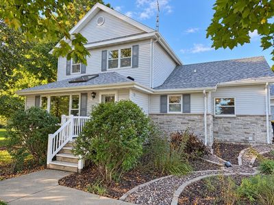 208 E Main St