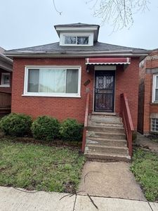 639 E 90th Pl