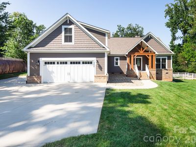 3825 Chevlot Hills Rd