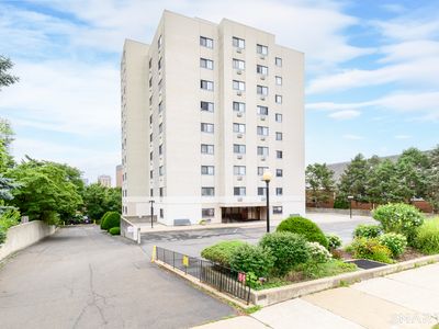 51 Schuyler Avenue #3B
