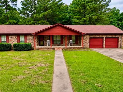 210 Ellis Rd