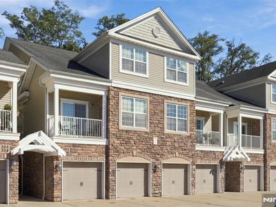 305 Waterview Court