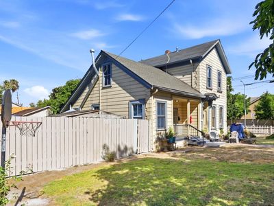 388 S 19th St