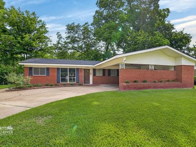 1905 Bayou Dr