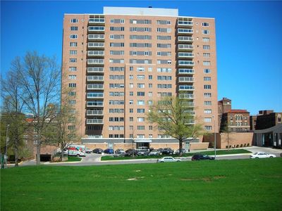 221 W 48th St APT 1505