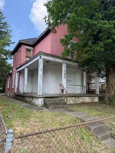 910 S Champion Ave