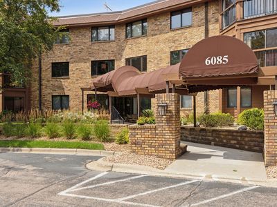 6085 Rowland Rd APT 109