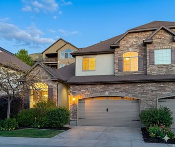 318 E Nechatel Dr