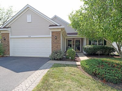 728 Holland Ln