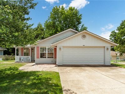 Property at 2008 NE Wien Ave, Blue Springs, MO
