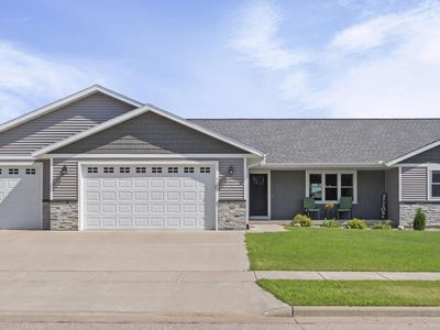 2121 Prairie PLACE
