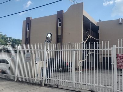 652 NW 3rd St APT 305