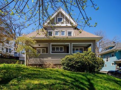 4 Chamberlain Pkwy