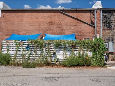116 E Main St