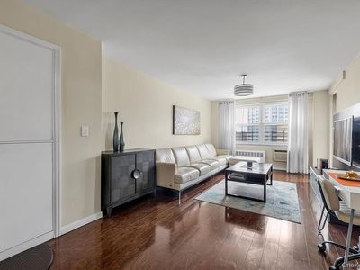 6115 97th St APT 6A