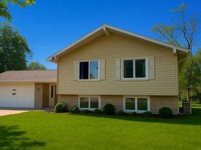 2617 East Eaton LANE