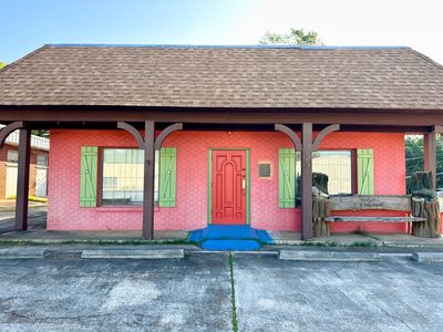 255 Highland Dr