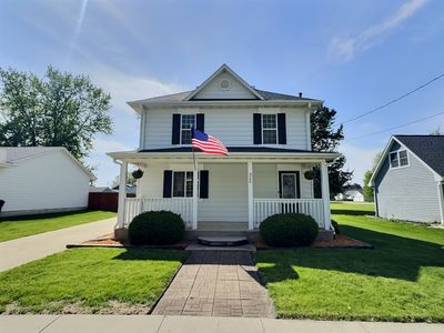 Property at 325 NW Lynn Ave, Earlham, IA