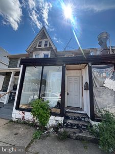 712 E Lincoln Hwy