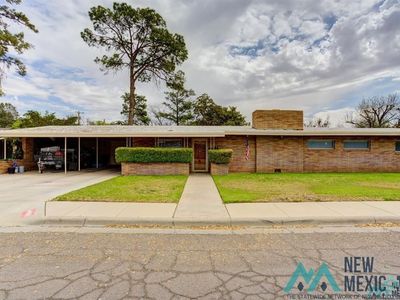 900 N Pecan Dr