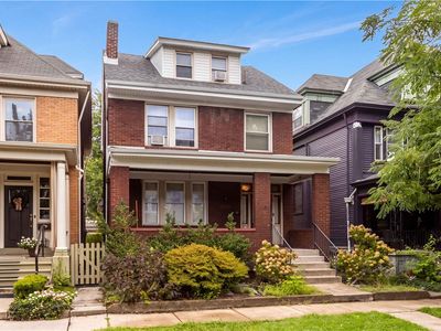 219 2nd St