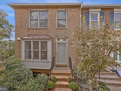 2105 N Tazewell Ct
