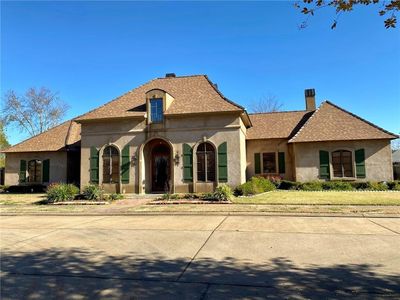 6039 Stonegate Dr