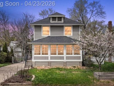 335 E Lawrence Ave