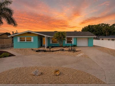 9907 Royal Palm Dr