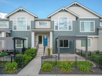 2422 W Summit Pkwy