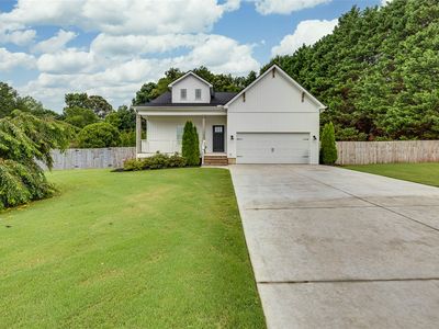 202 Meadow Ln