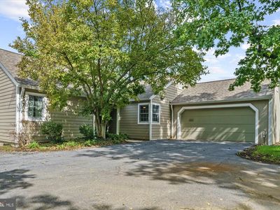 1930 Meadow Ln