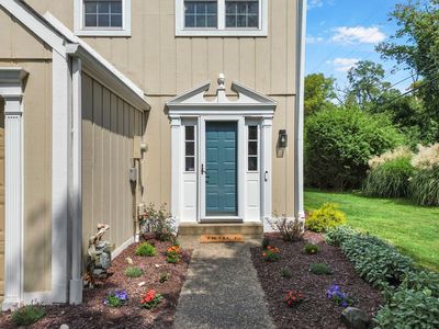 70 New London Ln