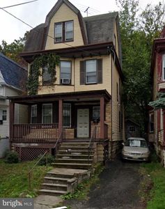 132 Maple Ave