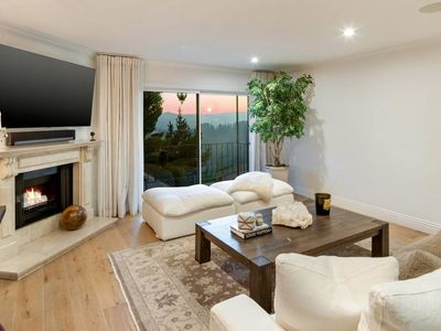 2385 Roscomare Rd Unit D3