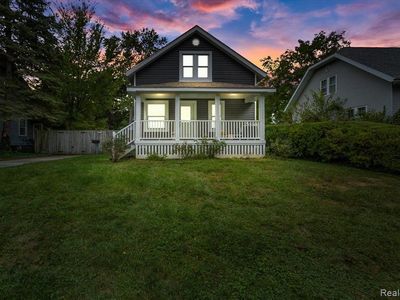 130 Moross Ave