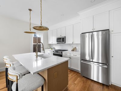 14 Harbor View St #1