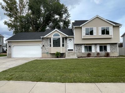3296 W 8475 S