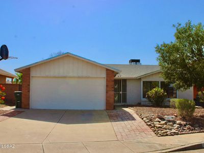 243 N Redcoat Ln