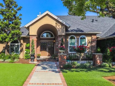 7322 N Geraldine Ave