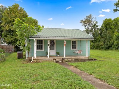 211 Henderson Ave