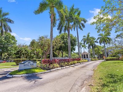 111 Royal Park Dr APT 1F