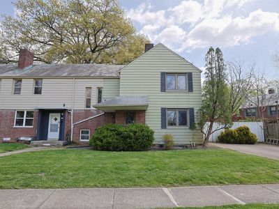 22 Avenell Ln