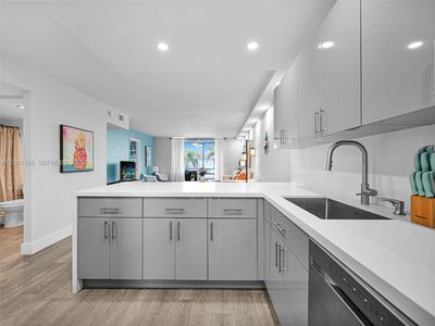 400 SE 10th St APT 303