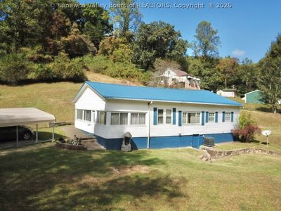 24 Hollywood Dr