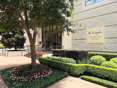 2211 Briarglen Dr APT 310